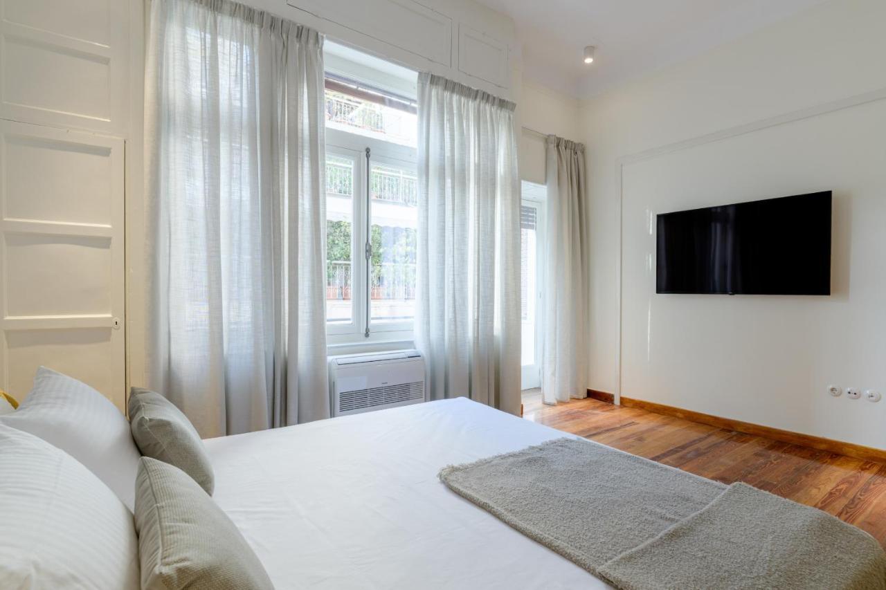 Your 4 Bdrm Dream House Acropolis View & Jacuzzi เอเธนส์ ภายนอก รูปภาพ